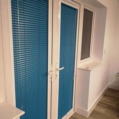 Жалюзи для лоджии цена. Купить в «Мастерская Жалюзи»